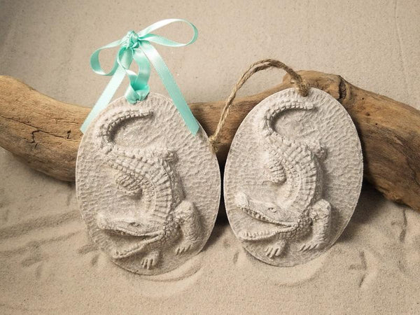 SAND ORNAMENT, CHRISTMAS TREE ORNAMENT, TROPICAL CHRISTMAS DECORATIONS, COASTAL ORNAMENT, SAND ORNAMENT, TROPICAL ORNAMENT, ARENOPHILE, SANTA, CHRISTMAS ORNAMENT, FLORIDA, ALLIGATOR