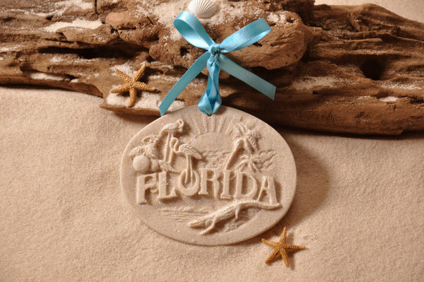 SAND ORNAMENT, CHRISTMAS TREE ORNAMENT, TROPICAL CHRISTMAS DECORATIONS, COASTAL ORNAMENT, SAND ORNAMENT, TROPICAL ORNAMENT, ARENOPHILE, SANTA, CHRISTMAS ORNAMENT, FLORIDA, SUNSET, ALLIGATOR